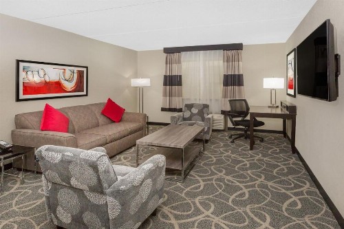 Ramada by Wyndham Des Moines Airport - image 36