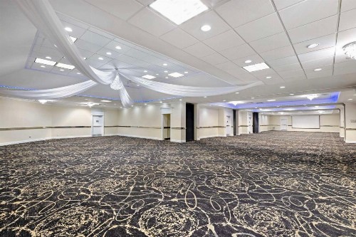 Ramada by Wyndham Des Moines Airport - image 4
