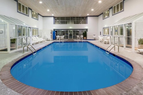 Baymont by Wyndham Des Moines Airport - image 12