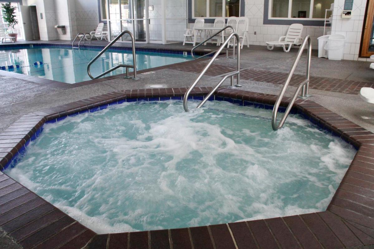 Baymont by Wyndham Des Moines Airport - image 4