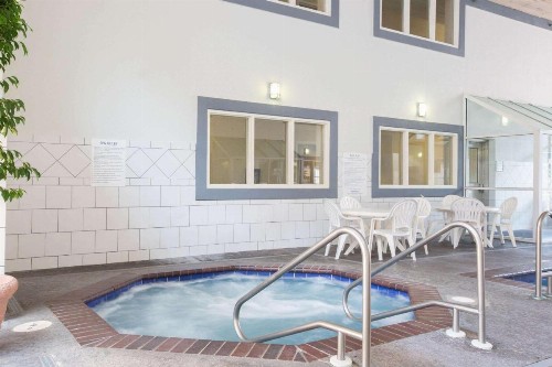 Baymont by Wyndham Des Moines Airport - image 41