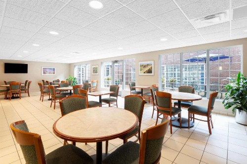 Baymont by Wyndham Des Moines Airport - image 49
