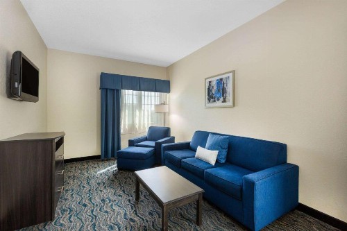 Baymont by Wyndham Des Moines Airport - image 50