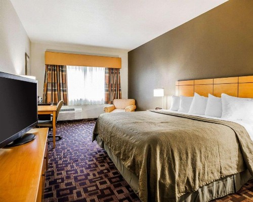 Quality Inn & Suites Des Moines Airport - image 15