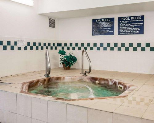 Quality Inn & Suites Des Moines Airport - image 16