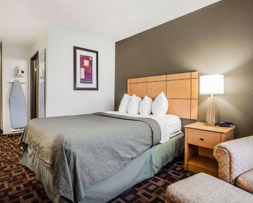 Quality Inn & Suites Des Moines Airport - image 19