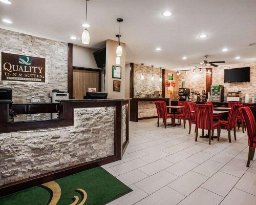 Quality Inn & Suites Des Moines Airport - image 21