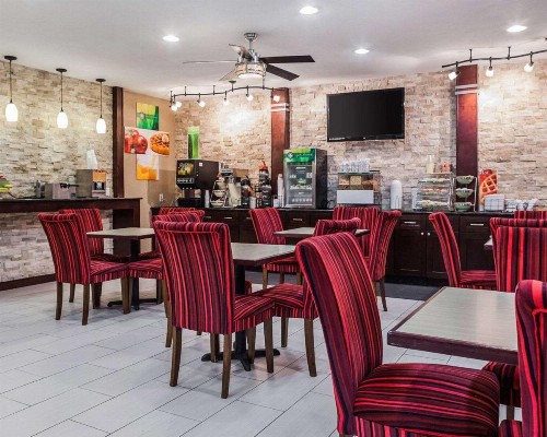 Quality Inn & Suites Des Moines Airport - image 29