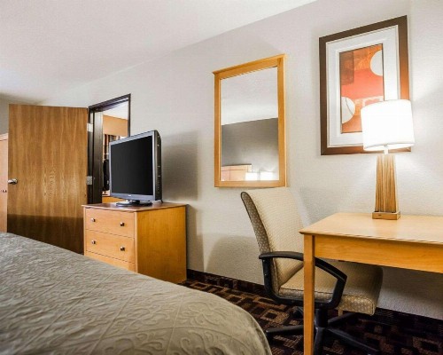 Quality Inn & Suites Des Moines Airport - image 6