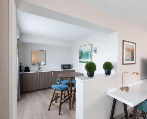 Doubletree Des Moines Airport - image 16