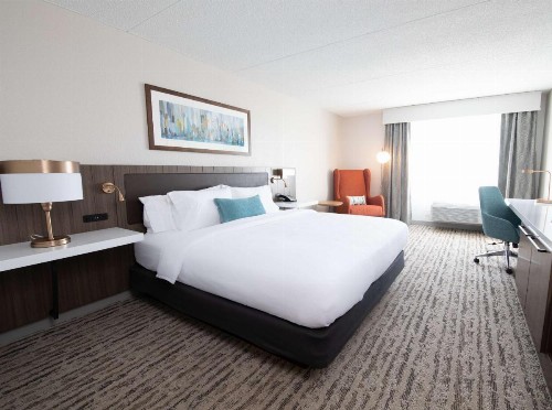 Doubletree Des Moines Airport - image 17