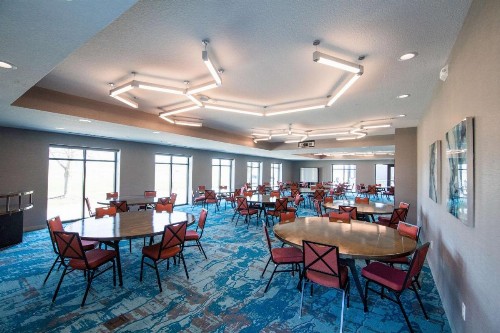 Doubletree Des Moines Airport - image 37