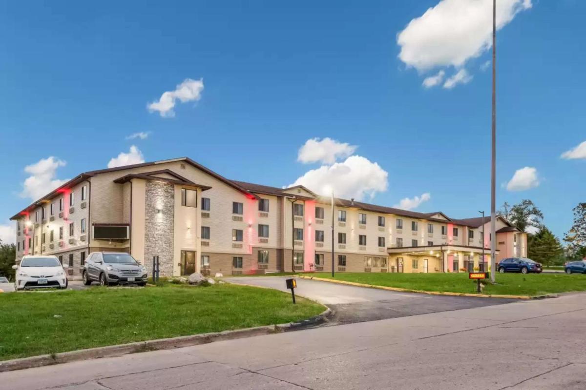 Econo Lodge Inn & Suites Des Moines - main image