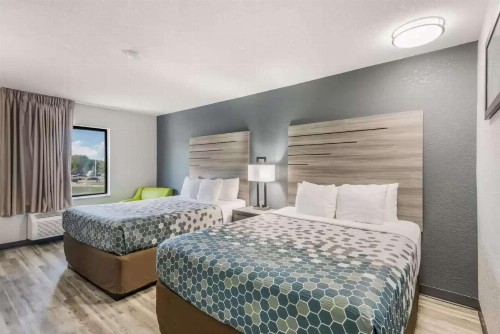 Econo Lodge Inn & Suites Des Moines - image 16