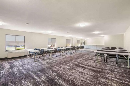 Econo Lodge Inn & Suites Des Moines - image 30