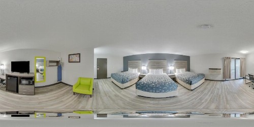 Econo Lodge Inn & Suites Des Moines - image 41