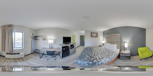 Econo Lodge Inn & Suites Des Moines - image 43