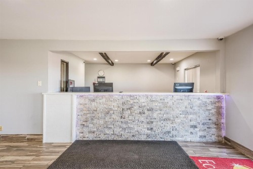 Econo Lodge Inn & Suites Des Moines - image 50