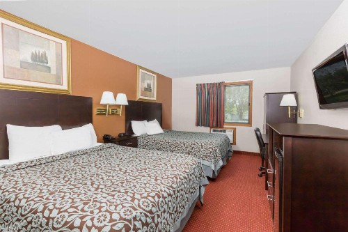 Days Inn & Suites by Wyndham Des Moines Airport - image 14