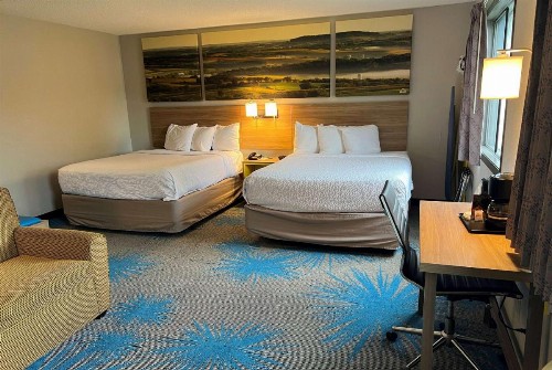 Days Inn & Suites by Wyndham Des Moines Airport - image 18