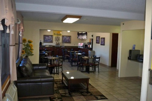 Days Inn & Suites by Wyndham Des Moines Airport - image 20