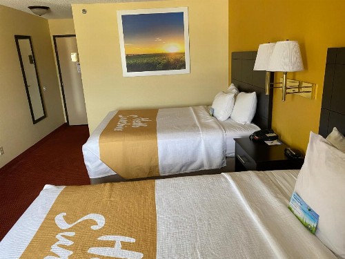 Days Inn & Suites by Wyndham Des Moines Airport - image 23