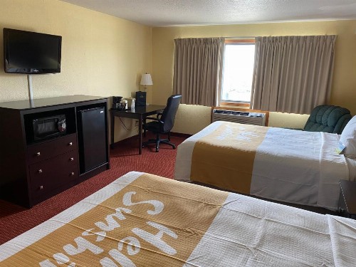 Days Inn & Suites by Wyndham Des Moines Airport - image 27