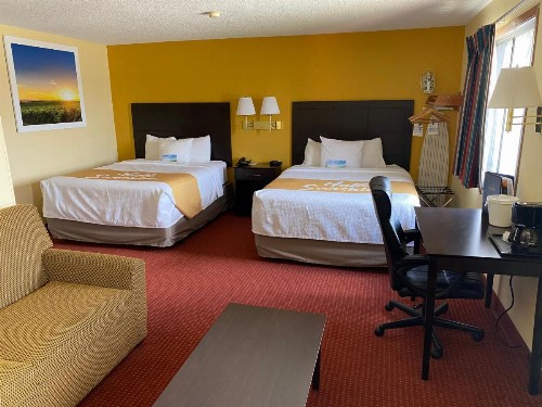 Days Inn & Suites by Wyndham Des Moines Airport - image 34