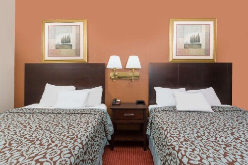 Days Inn & Suites by Wyndham Des Moines Airport - image 46