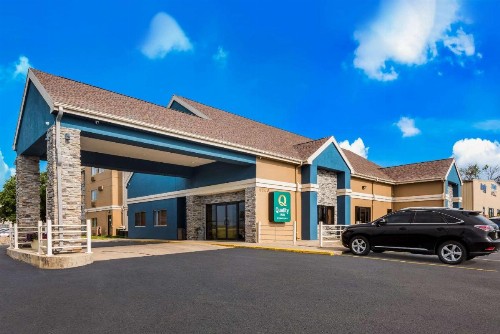 Quality Inn Des Moines - image 1