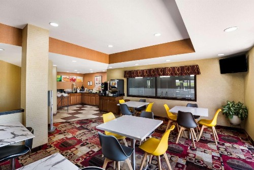 Quality Inn Des Moines - image 25