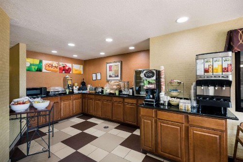 Quality Inn Des Moines - image 26