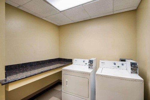Quality Inn Des Moines - image 29