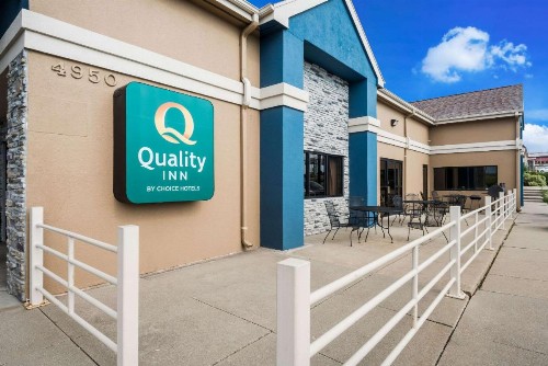 Quality Inn Des Moines - image 3
