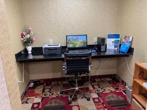 Quality Inn Des Moines - image 33