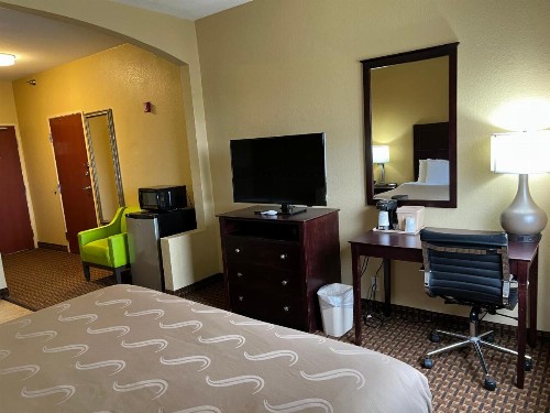 Quality Inn Des Moines - image 36
