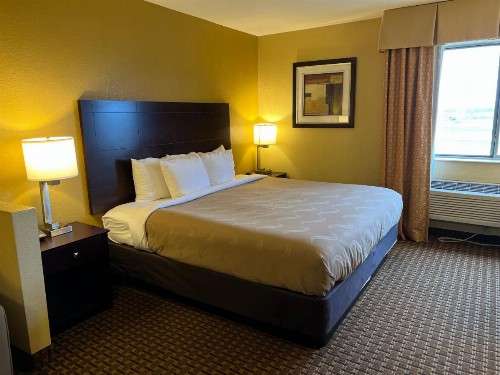 Quality Inn Des Moines - image 37