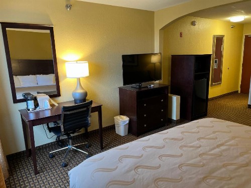 Quality Inn Des Moines - image 38
