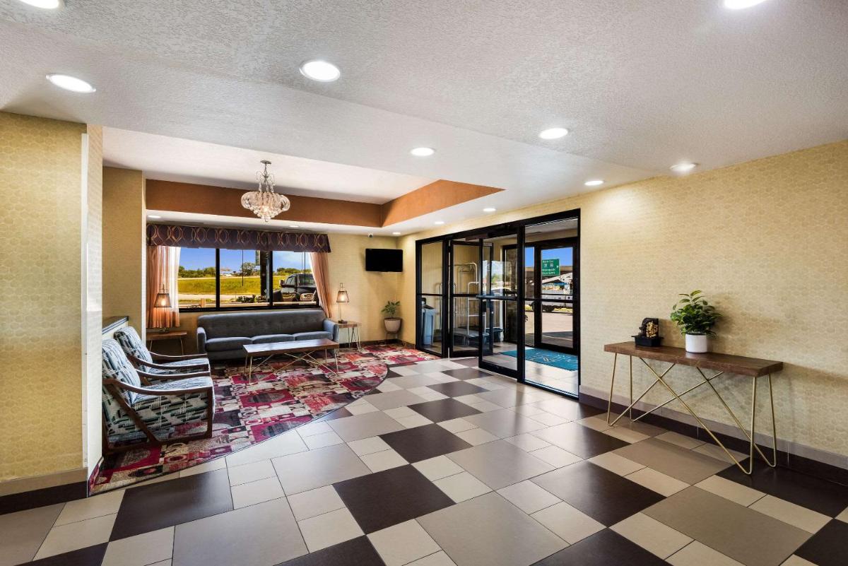 Quality Inn Des Moines - image 6