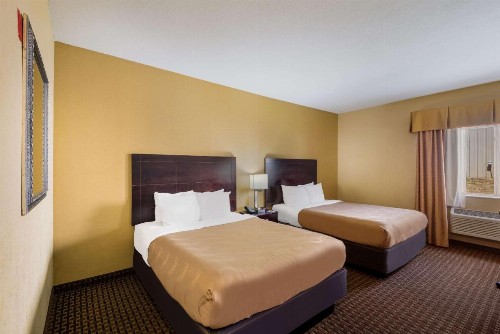 Quality Inn Des Moines - image 7
