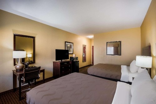 Quality Inn Des Moines - image 9