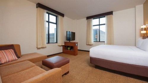 Hyatt Place Des Moines Downtown - image 3