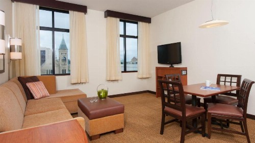 Hyatt Place Des Moines Downtown - image 8