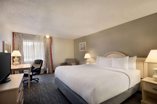 Baymont by Wyndham Des Moines North - image 15