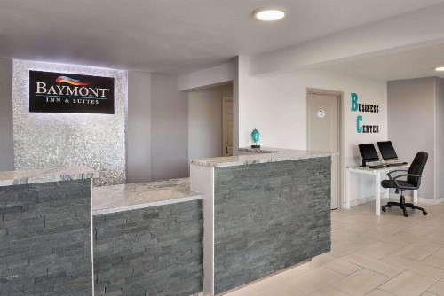 Baymont by Wyndham Des Moines North - image 3