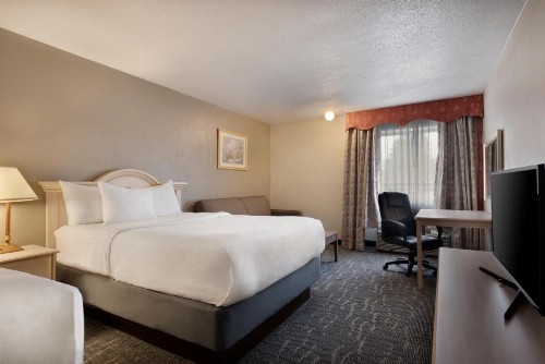 Baymont by Wyndham Des Moines North - image 40