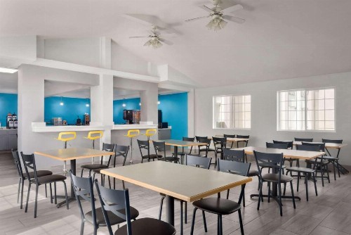 Baymont by Wyndham Des Moines North - image 5