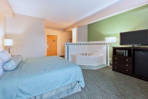 AmericInn by Wyndham Des Moines Airport - image 15