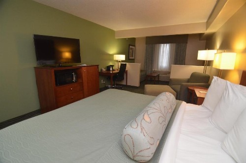 AmericInn by Wyndham Des Moines Airport - image 17