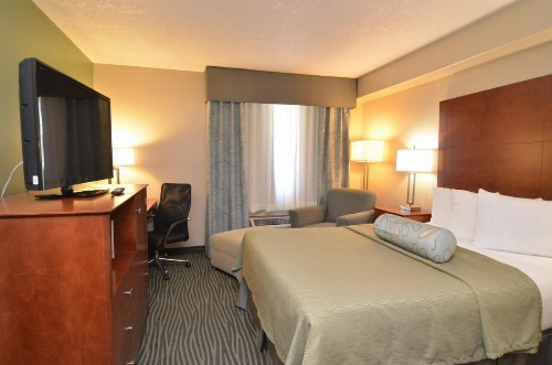 AmericInn by Wyndham Des Moines Airport - image 30